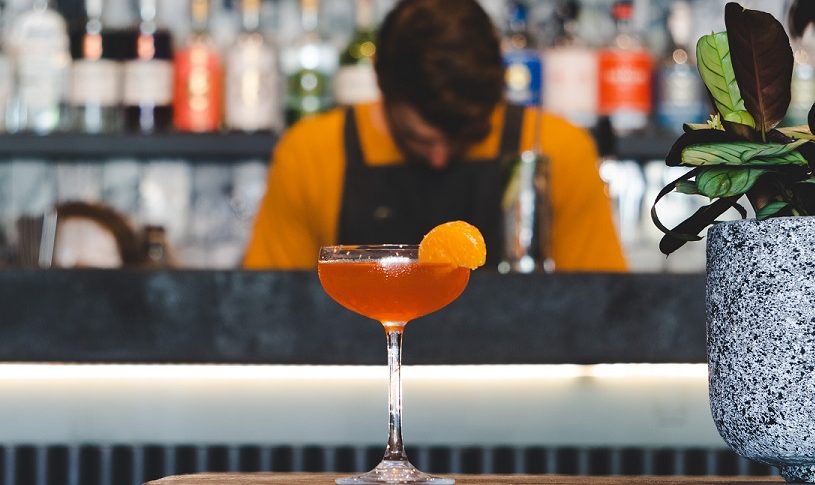 Mikserit, shakerit, siivilät, lusikat, lasit ja blenderit. Mixtecin valikoimista löytyy kaikki.