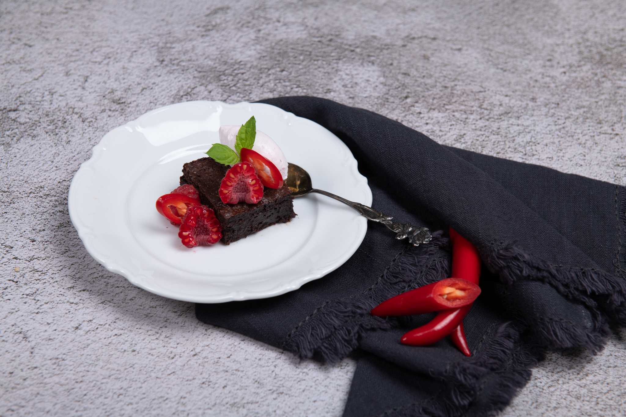 Chili-suklaabrowniet